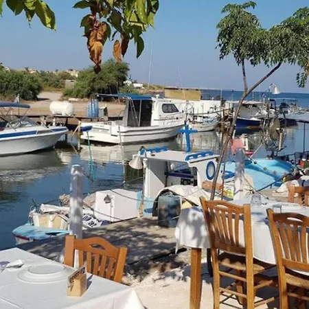 2-bed Sleeps 6 Pool 10min To *