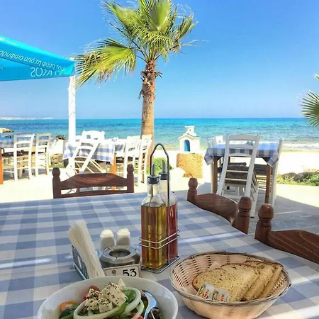 2-bed Sleeps 6 Pool 10min To *