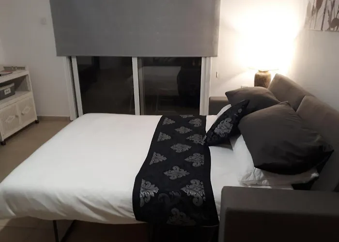 2-bed Sleeps 6 Pool 10min To Apartmán *