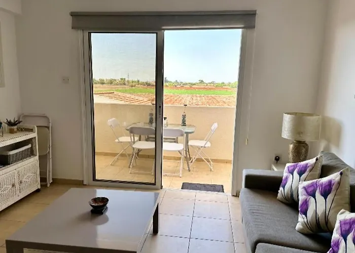 2-bed Sleeps 6 Pool 10min To * Liopetri