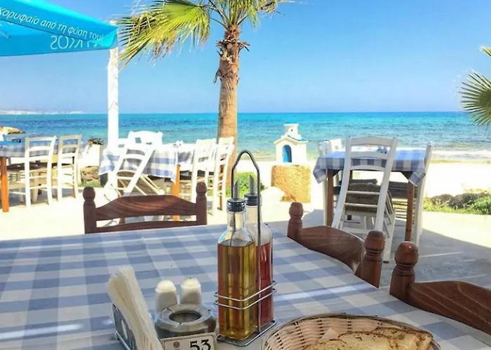 2-bed Sleeps 6 Pool 10min To *