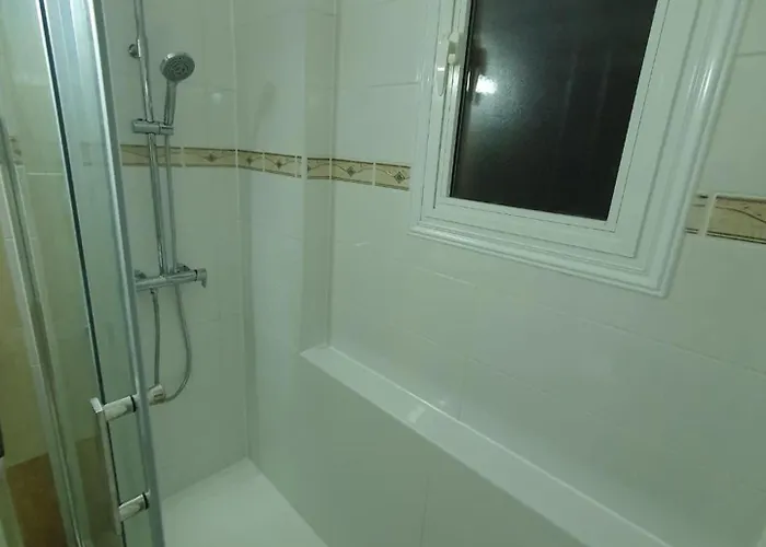 Apartmán 2-bed Sleeps 6 Pool 10min To *