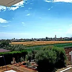 דירה 2-bed Sleeps 6 Pool 10min To *