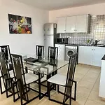 דירה 2-bed Sleeps 6 Pool 10min To