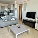 2-bed Sleeps 6 Pool 10min To דירה Liopetri