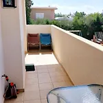 2-bed Sleeps 6 Pool 10min To דירה