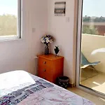 2-bed Sleeps 6 Pool 10min To