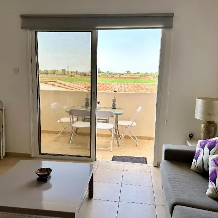 2-bed Sleeps 6 Pool 10min To * Liopetri