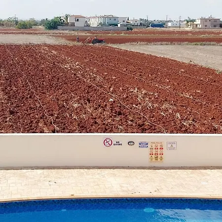 شقة 2-bed Sleeps 6 Pool 10min To