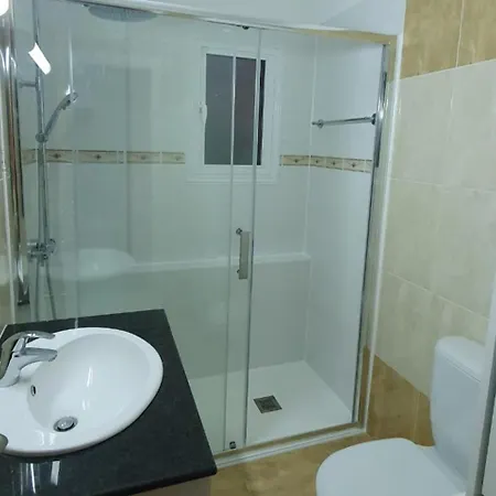 דירה 2-bed Sleeps 6 Pool 10min To *