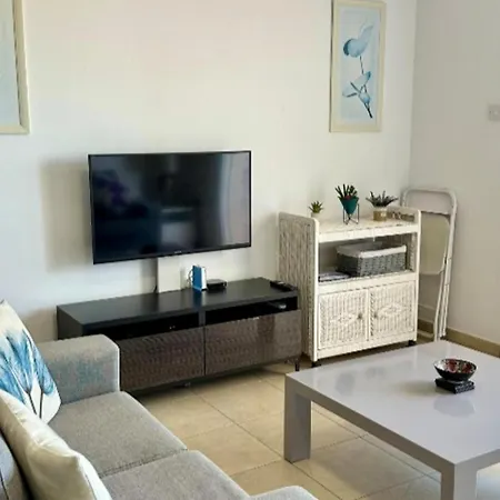 2-bed Sleeps 6 Pool 10min To Daire Liopetri