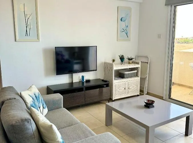 2-bed Sleeps 6 Pool 10min To Apartament Liopetri