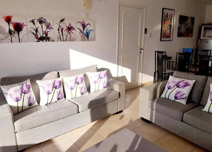 Apartament 2-bed Sleeps 6 Pool 10min To *