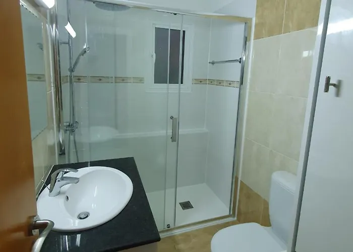 Apartament 2-bed Sleeps 6 Pool 10min To *